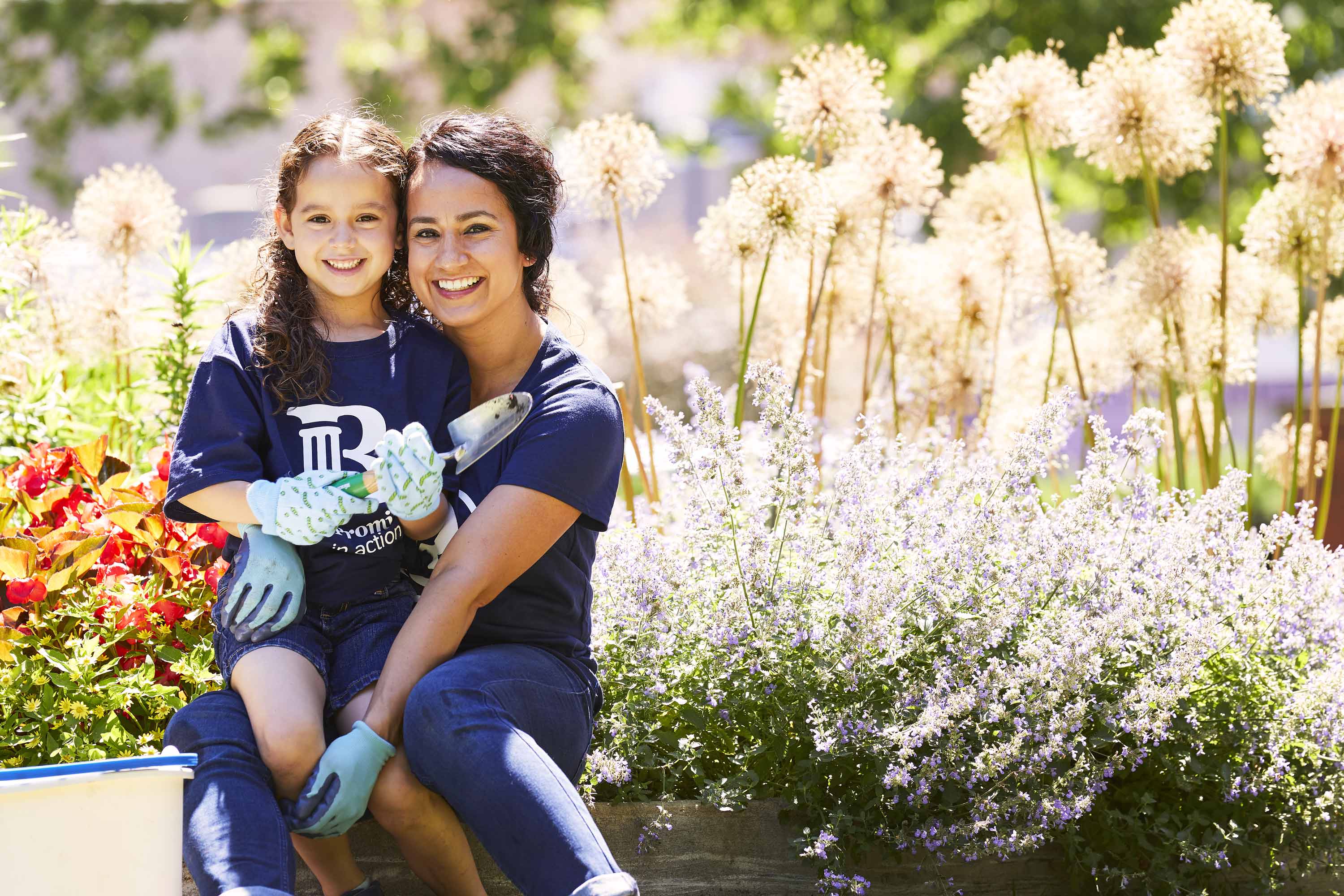 2019-06_Busey-Bank-Community-Service_P5A4430F